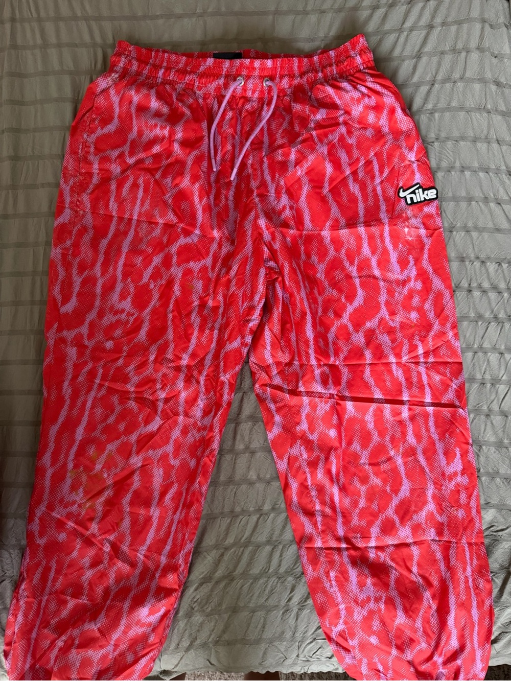 Nike Red and Pink Elastic PANTS
WOMEN